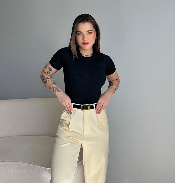 T-SHIRT CANELADA - PRETO