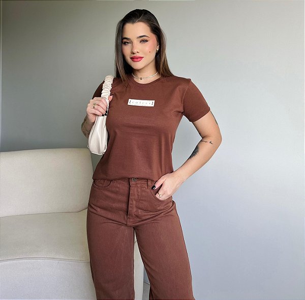 T-SHIRT COLCCI (BEGE) ALTO RELEVO - MARROM