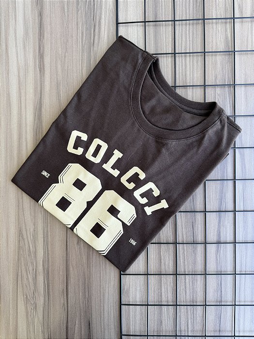 T-SHIRT COLCCI 86 - MARROM EXPRESSO
