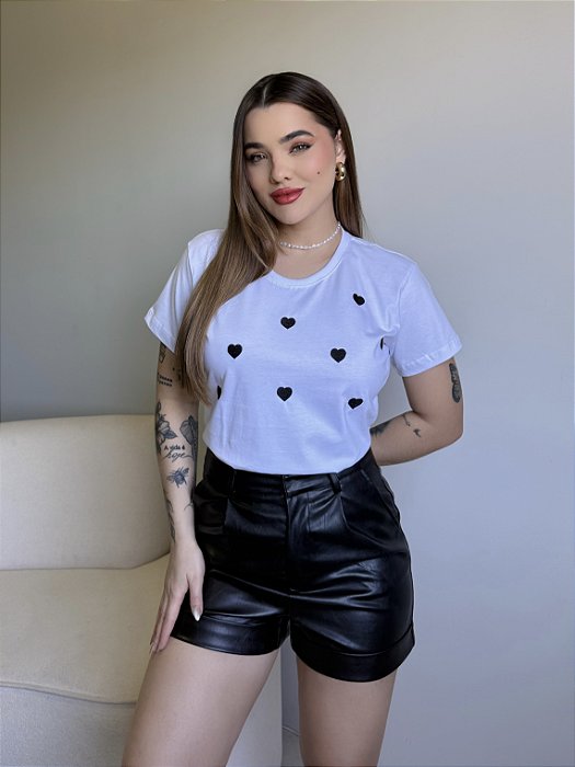 T-SHIRT CORAÇÕES (BORDADA) - BRANCO