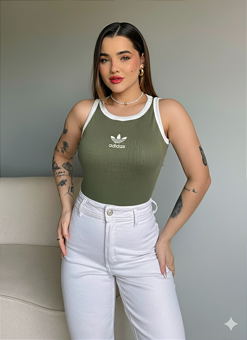 REGATA CANELADA ADIDAS - FOLHA SECA