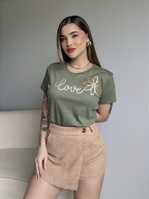 T-SHIRT LOVE FLOR C/APLICAÇÃO - FOLHA SECA