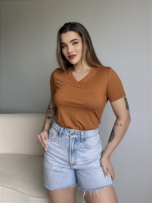 T-SHIRT GOLA V VISCOLYCRA - CARAMELO