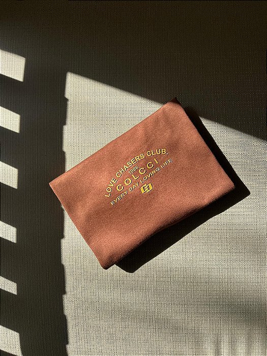 T-SHIRT COLCCI LOVE CHASERS - MARROM