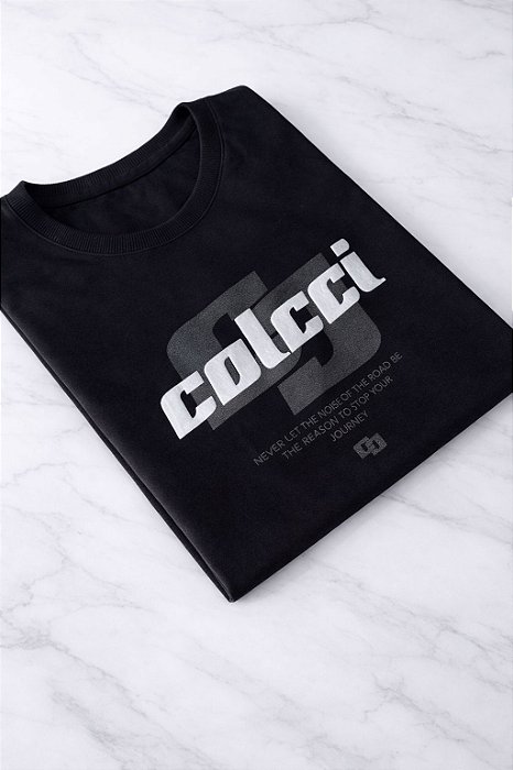 T-SHIRT COLCCI NEVER LET THE NOISE - PRETO