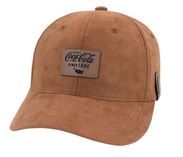 BONE COCA COLA ETIQUE COURO FRONTAL SUEDE U MARROM CARAMELO