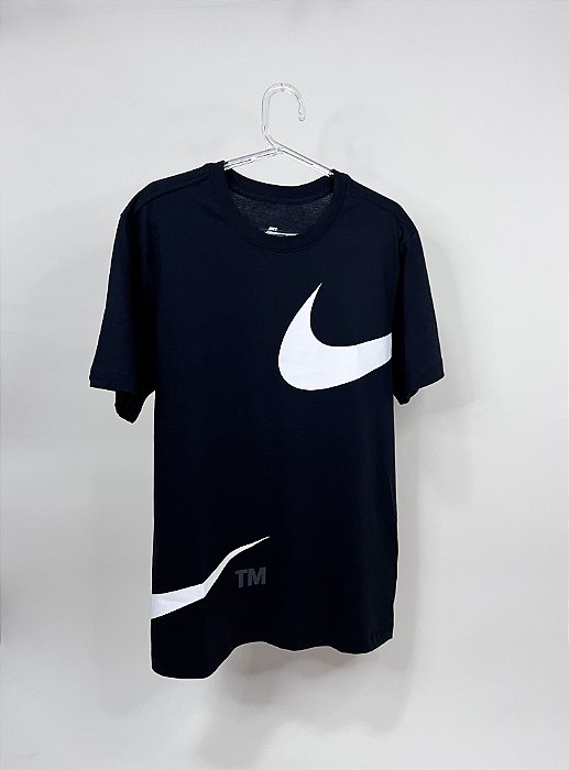 Camiseta Nike Swoosh TM - DFR.Clothing