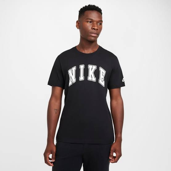 Camiseta Nike Letreiro Sportswear FZ7987-010