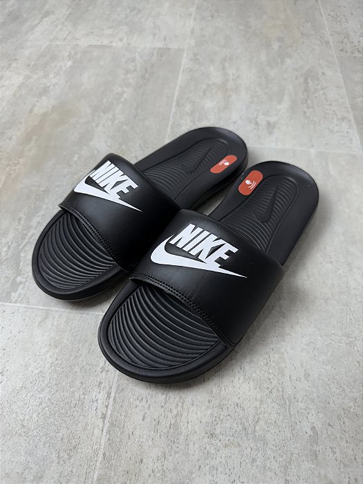Chinelo Nike Victori One Preto