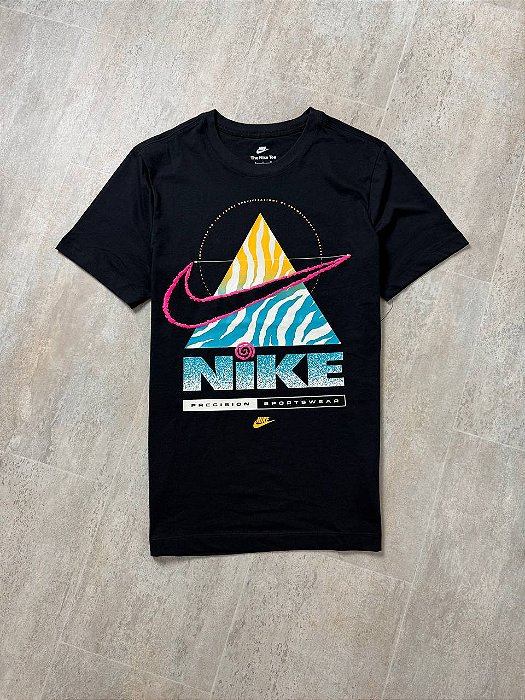 Camiseta Nike Sportswear Precision Preta