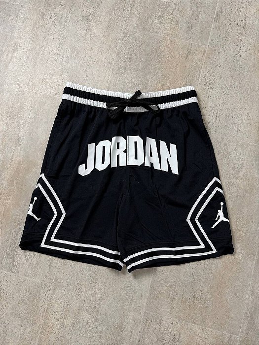 Shorts Jordan Diamond Letreiro