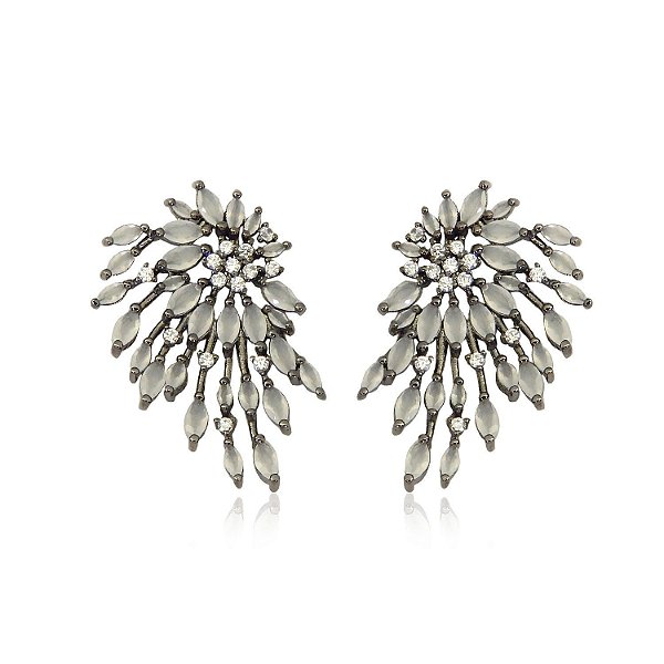 Brinco em ródio negro com detalhes em pedra branca e strass