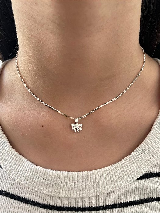 Colar Infantil Banho de Prata com Pingente Laço Ponto de Luz