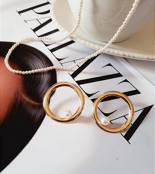 Brinco Argola Lisa Ponto de Pérola Banho de Ouro 18K