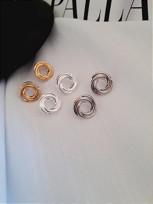 Brinco Argola Vazada Entrelaçada Banho de Ródio P