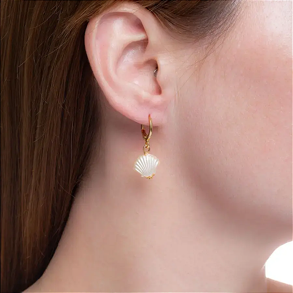 Brinco Argola Concha Pérola Banho de Ouro 18K