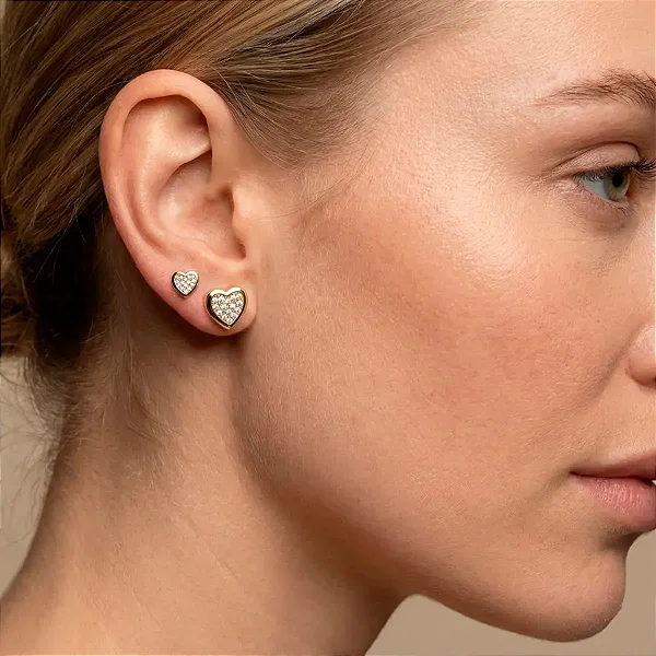 Brinco Dupla Coração Cravejado Banho de Ouro 18K