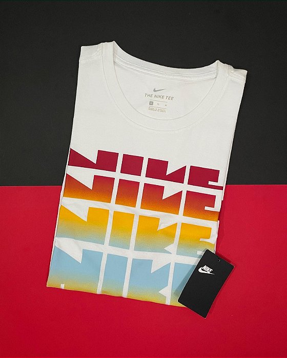 Camiseta Nike Sportswear “Degradê” - Loja M&B company