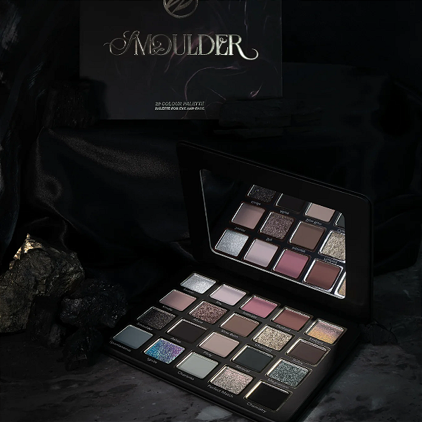 Paleta de Sombras Cosmic Brushes Smoulder Palette