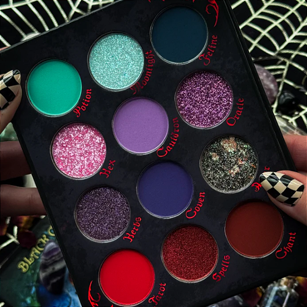 Paleta de Sombras Fantasy Cosmetica The Witch's Familiar