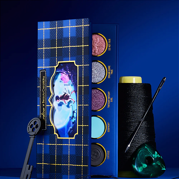 Paleta de Sombras Beauty Creations x Coraline "Beyond the Door" 10 Color Palette