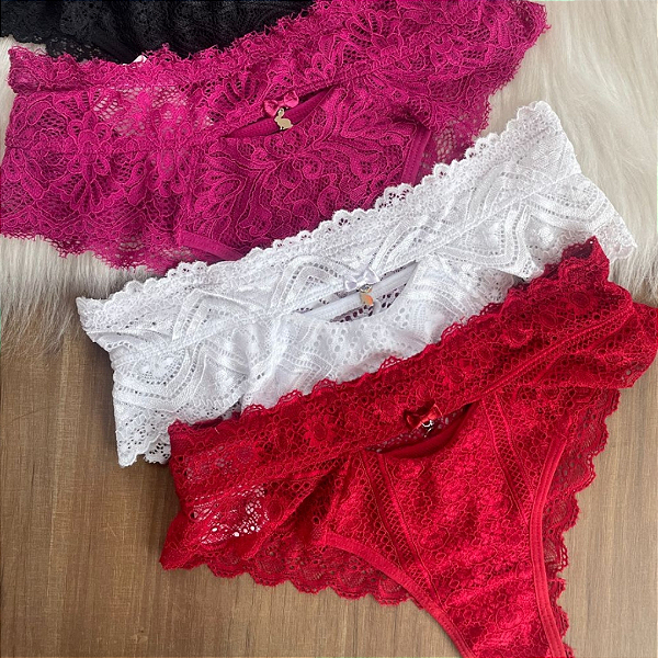 Calcinha toda rendada com pingente