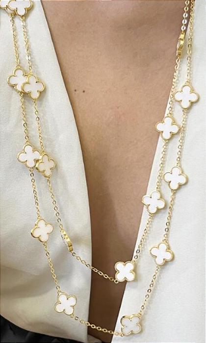 Colar Longo Trevo Branco Resina