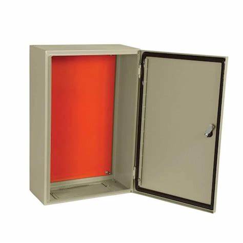 CEMAR LEGRAND CE-7050-20 – Quadro de Comando Metálico Com Flange | 700 x 500 x 200 mm