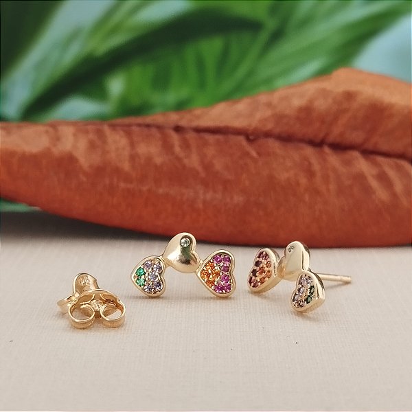 Brinco Corações Cravejados Multicor - Semijoia 18k