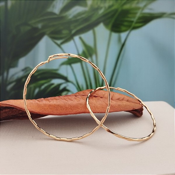 Argola Trabalhada 45 mm - Semijoia 18k - MB849-978