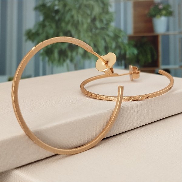 Argola Feminina Fosca C/Tarraxa - 40mm - Semijoia 18k - BR53-04136