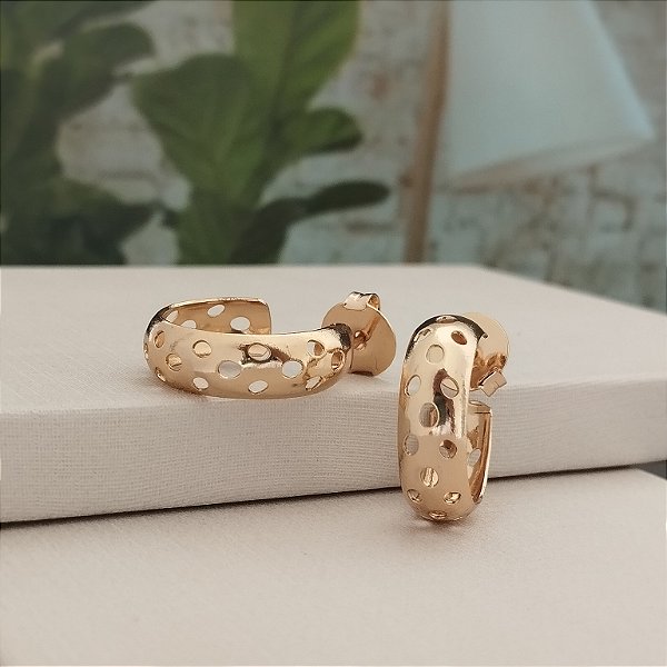 Argola Com Furos 20 mm - Semijoia 18k - BR61-02110