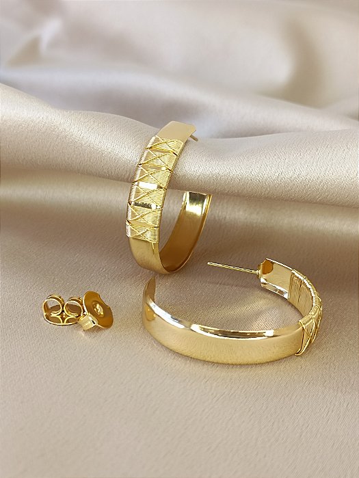 Argola Trabalhada - 34mm - Semijoia 18k - BR76-06240
