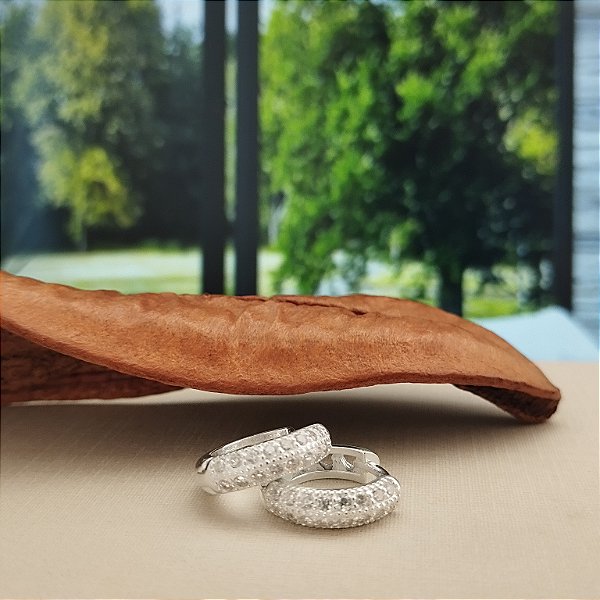 Argola Cravejada Com Zircônias- 13mm - Prata 925 - BR430-X234