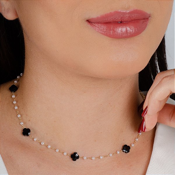 Gargantilha c/Pérolas e Trevos na Cor Preta - Semijoia 18k - Antialérgica