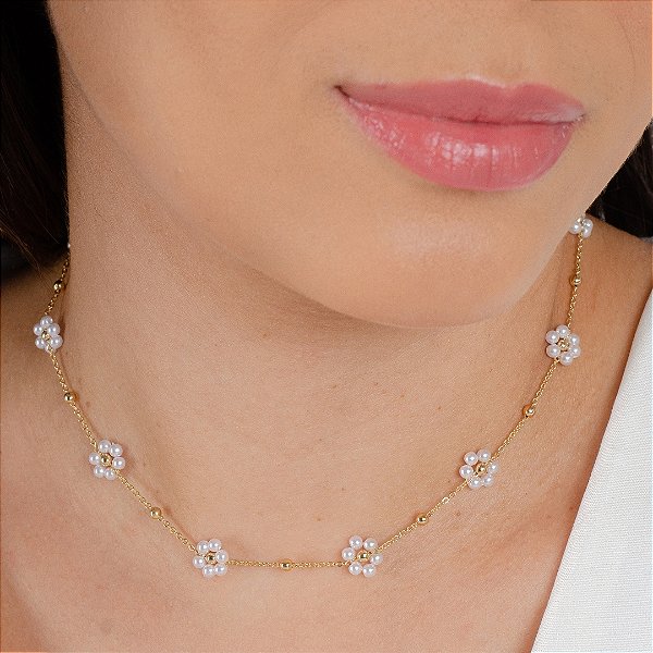 Gargantilha Flores em Pérolas - Semijóias 18k - Antialérgica