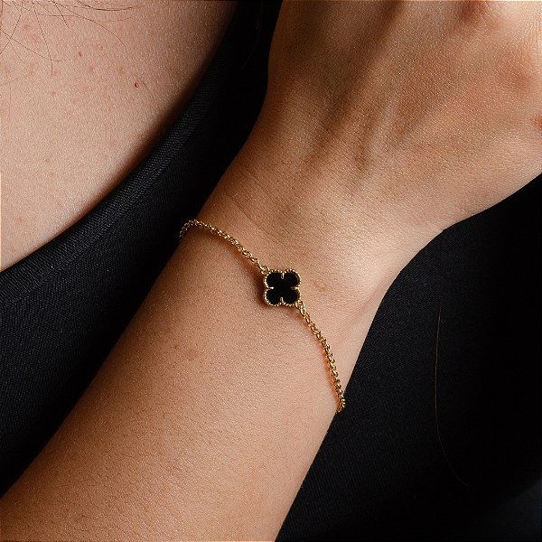 Pulseira Elo Português com Trevo Preto - Semijoias 18k - P05-09150