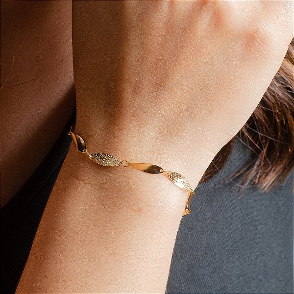 Pulseira Feminina com Plaquinhas - Semijoias 18k - P56-10140