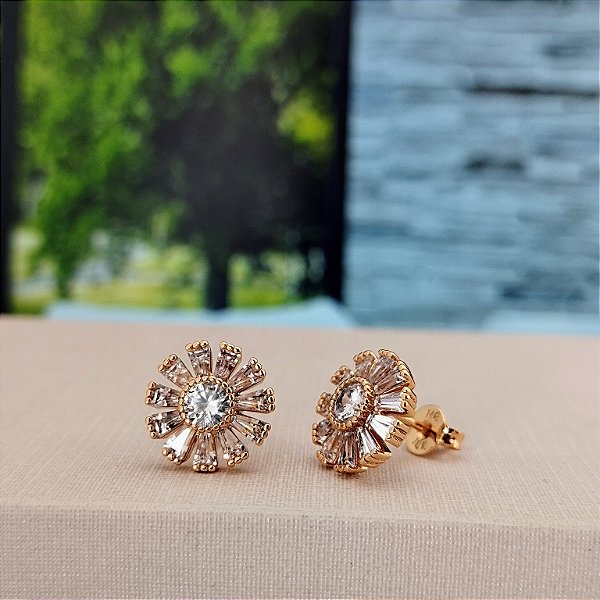 Brinco Flor Com Zircônias - Semijoia 18k - B396-11130