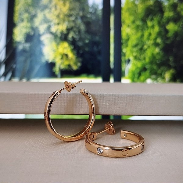 Argola Com Ponto de Luz - Semijoia 18k -B419-16190