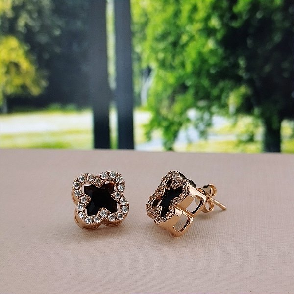 Brinco Trevo Preto Cravejado - Semijoia 18k – Antialérgica -B446-11120