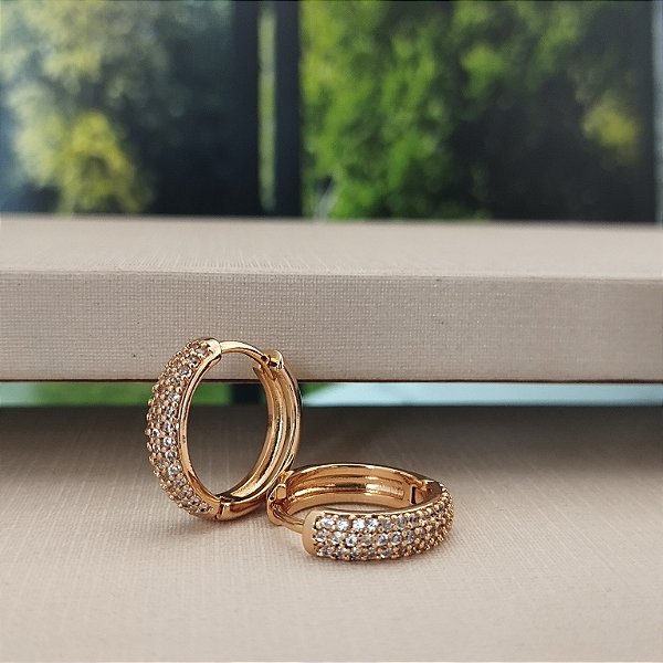 Argola Cravejada Com Zircônias - Semijoia 18k - B471-11140