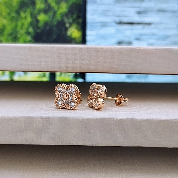 Brinco Trevo Trabalhado- 7mm - Semijoia