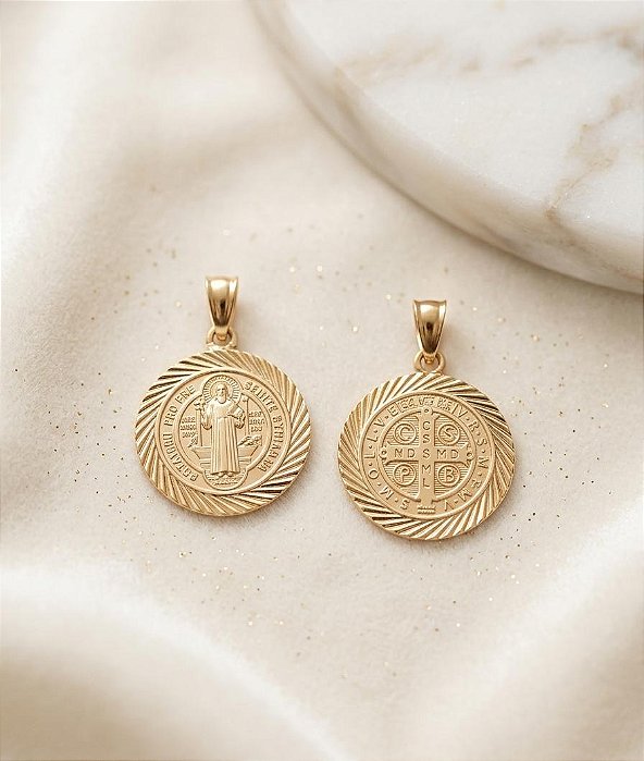 Pingente São Bento Trabalhado Dupla Face - Semijoia 18k - MPI451-X110