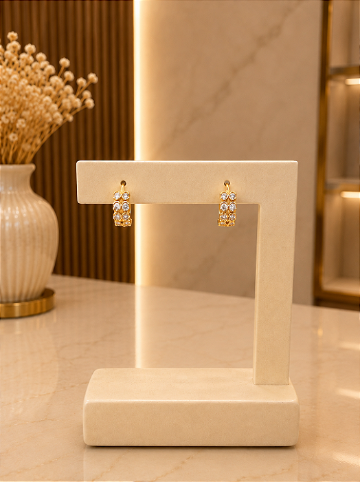 Argola Com Zircônias - Semijoia 18k - B686