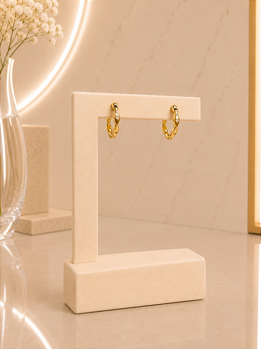 Argola Com Zircônias - Semijoia 18k - B723
