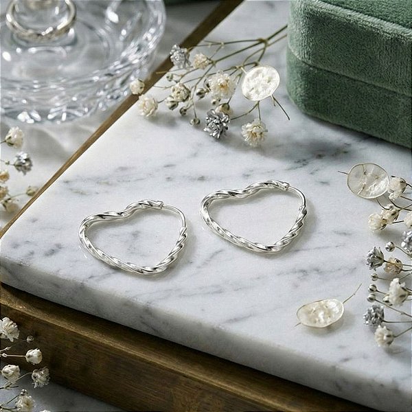 Argola Coração Trabalhada Prata 925 - 20mm - MB176-X58