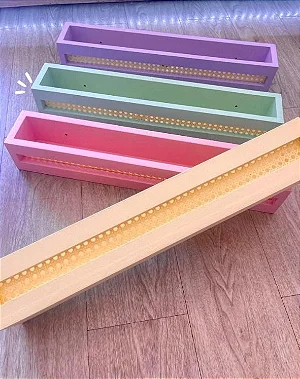 Prateleira Porta Livro Rosa