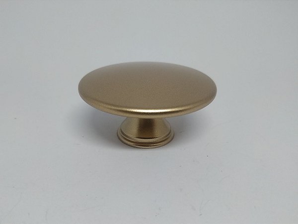 Puxador Tucson Ponto 50mm Dourado – Sofisticação e Impacto para Móveis de Alto Padrão