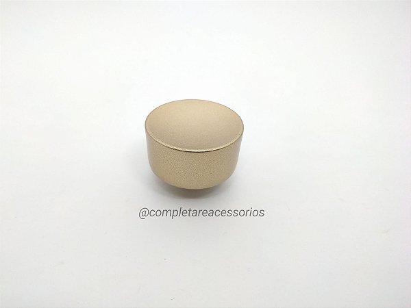 Puxador Yuma Ponto 30mm Dourado – Sofisticação em Cada Detalhe para Móveis Planejados